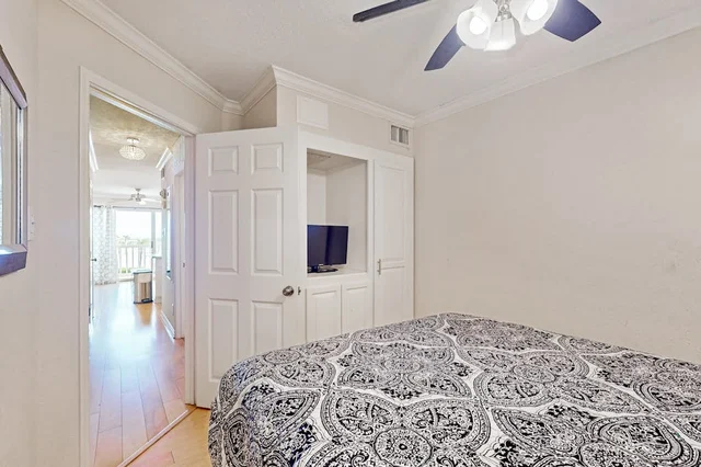 Bedroom 1 image 1