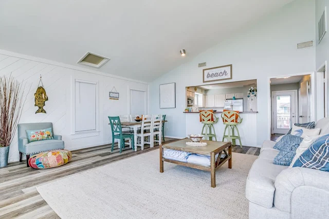 Living Room image 1