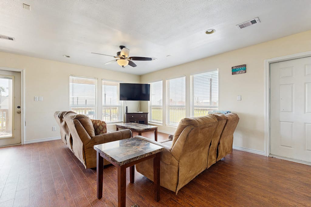 Home in Galveston property photo 3