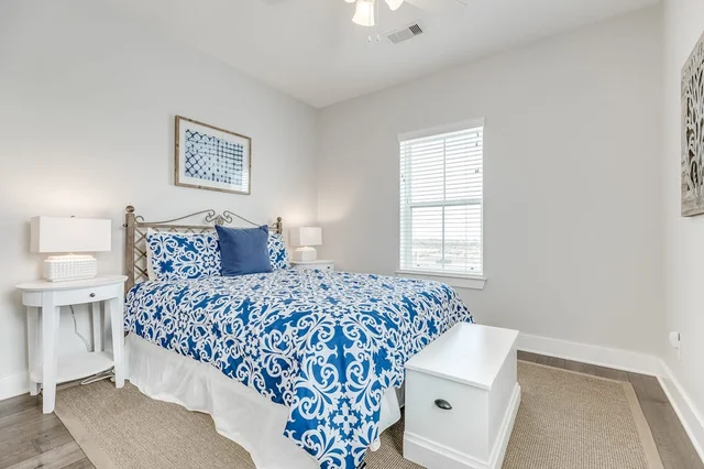 Bedroom 3 image 1