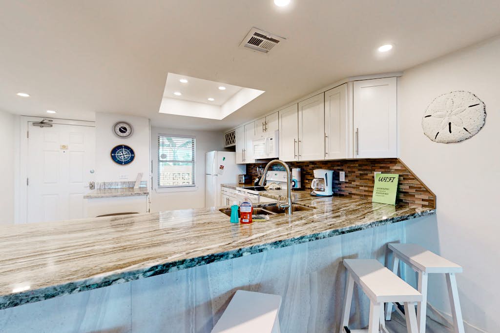 Suntide II Condominiums #107 property photo 5