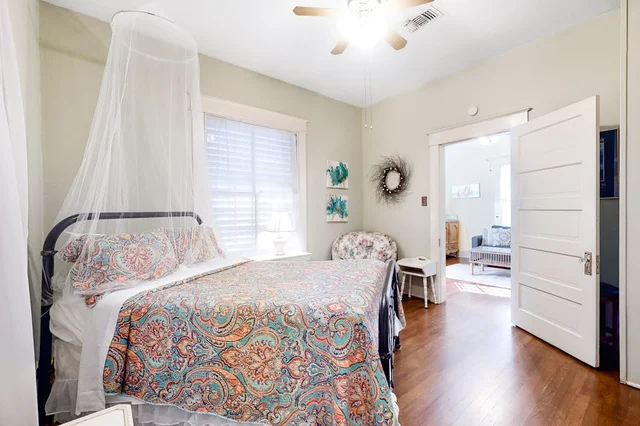 Bedroom 1 image 1