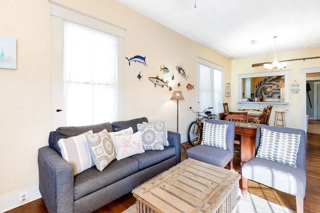 Living Room image 1