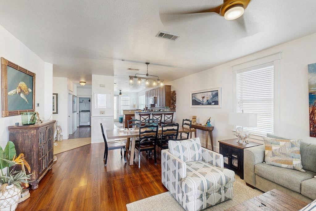 Home in Galveston property photo 4