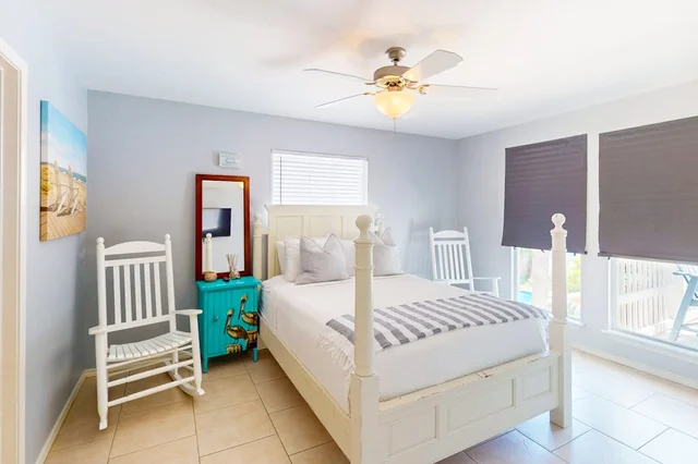 Bedroom 4 image 1