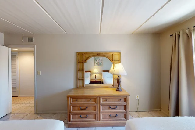 Bedroom 2 image 1