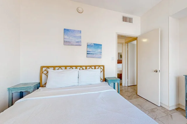 Bedroom 1 image 1