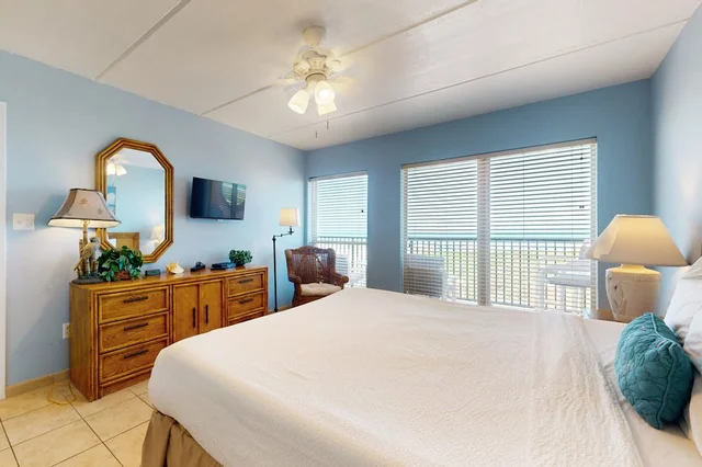 Bedroom 1 image 1