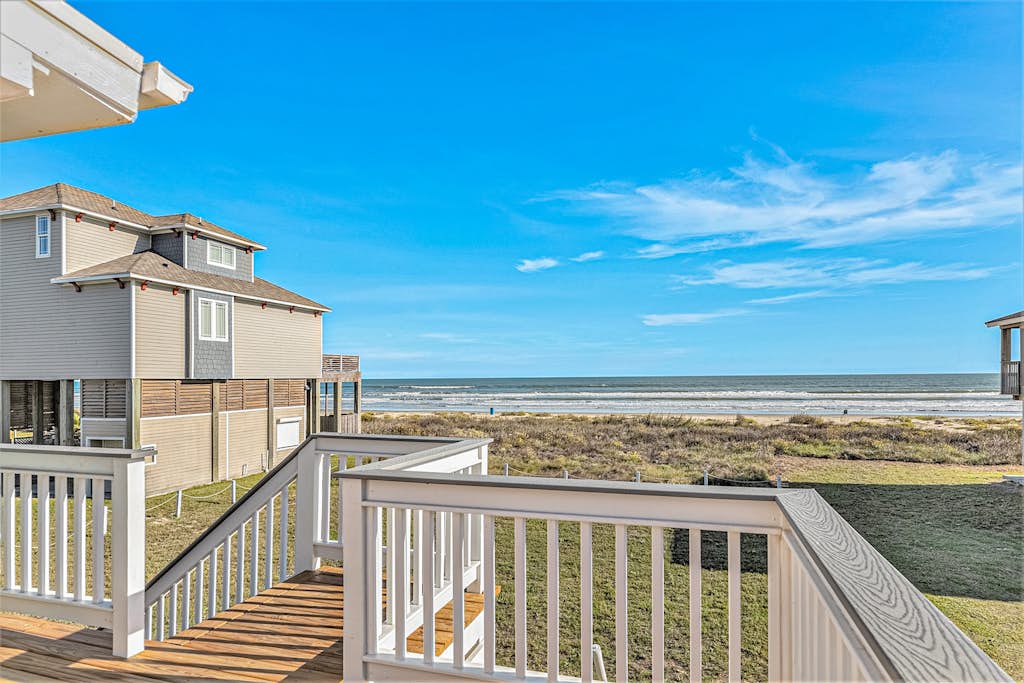 Pink Lady by the Sea property photo 4