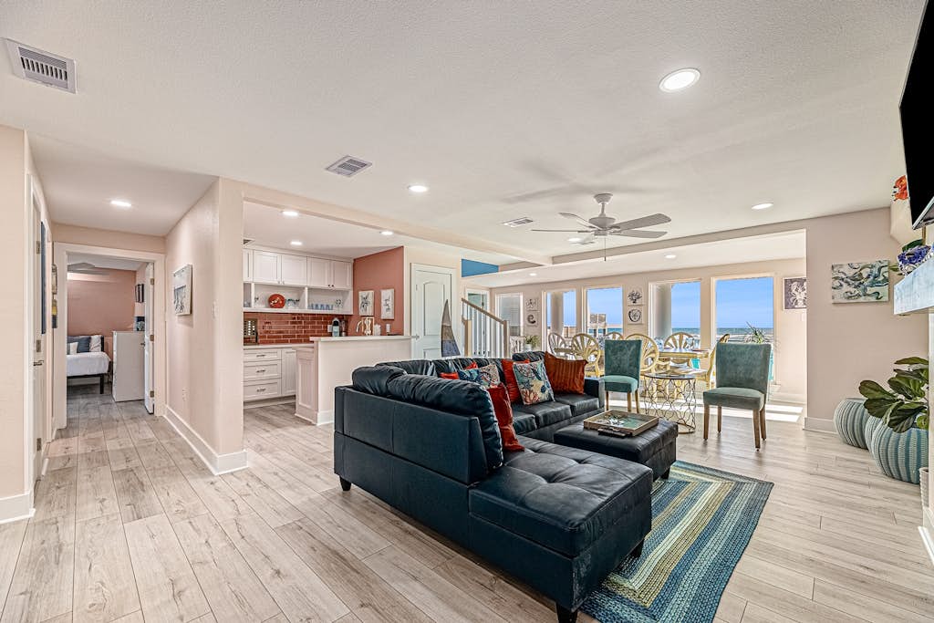 Pink Lady by the Sea property photo 3