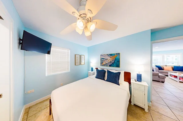 Bedroom 3 image 1