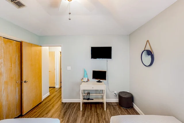 Bedroom 1 image 1