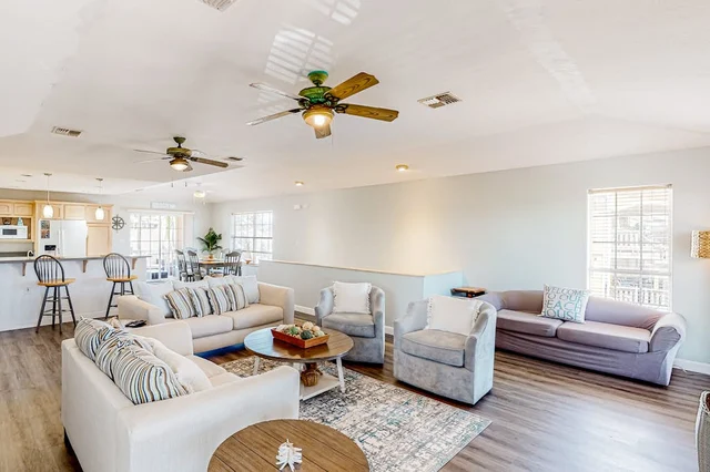 Living Room image 1