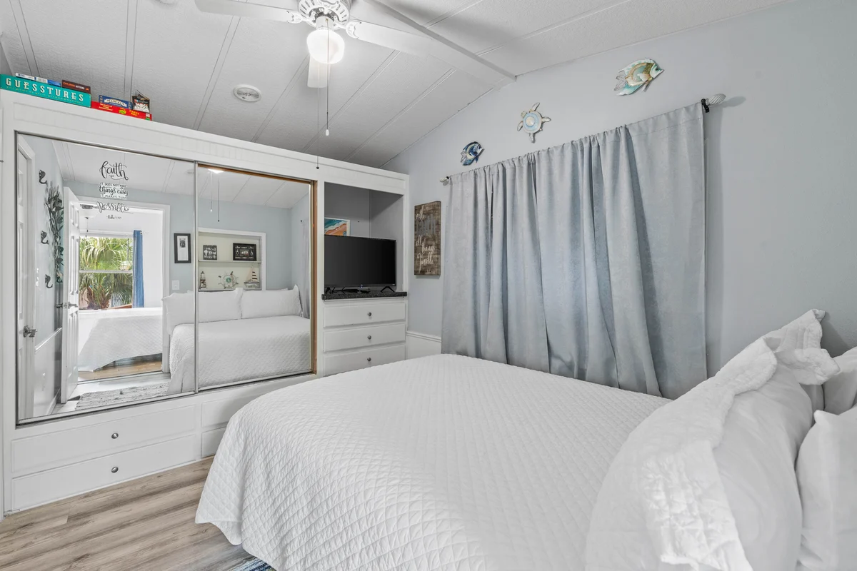 Bedroom 1 image 1