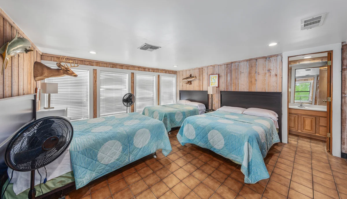Bedroom 1 image 1