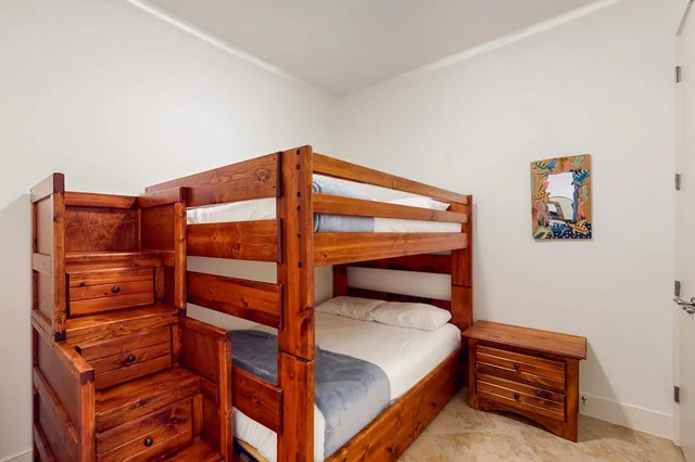 Bedroom 1 image 1