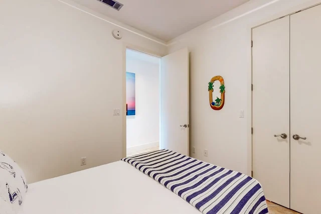 Bedroom 2 image 1