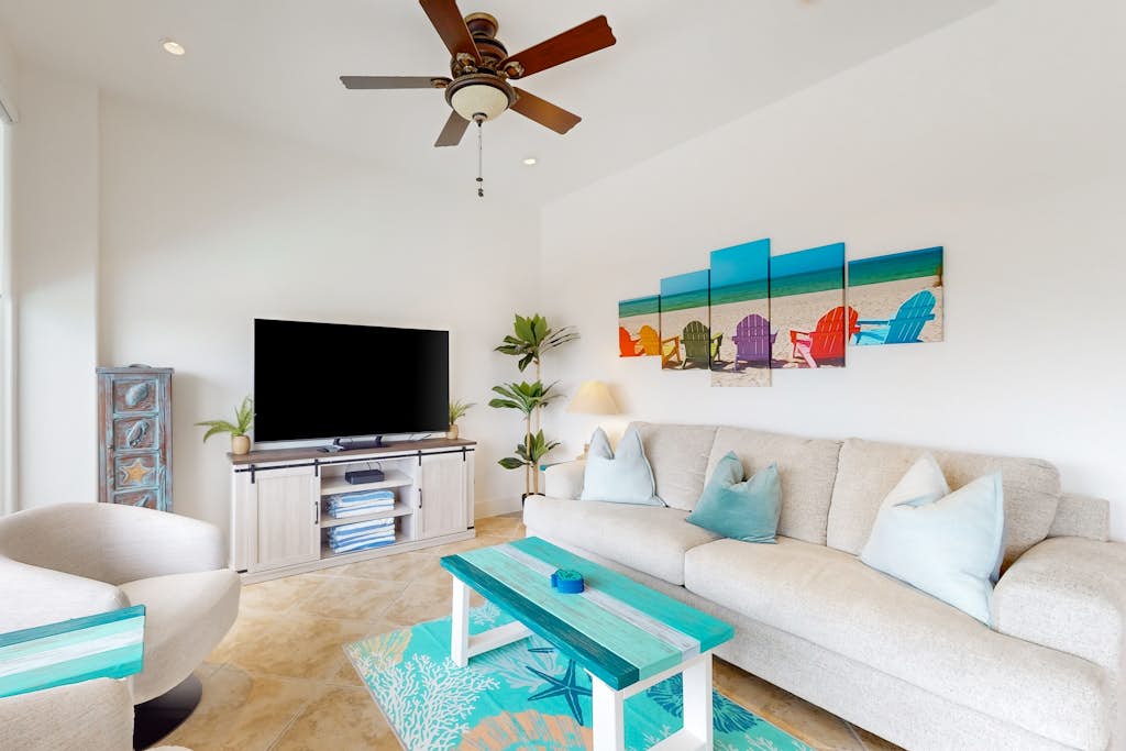 Pelican Oasis - Beachfront Condo, Pool & Hot Tub property photo 4