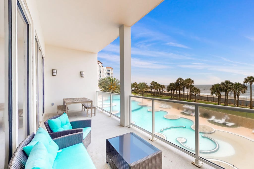 Pelican Oasis - Beachfront Condo, Pool & Hot Tub property photo 2