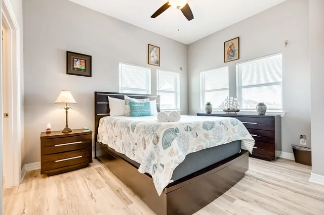 Bedroom 1 image 1