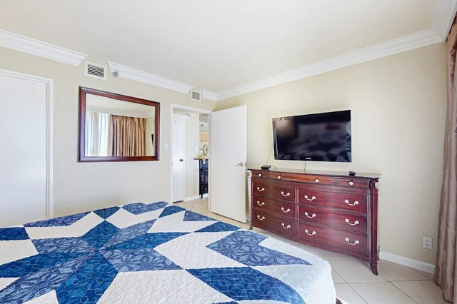 Bedroom 1 image 1