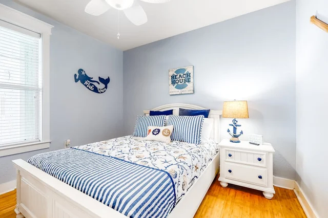 Bedroom 1 image 1