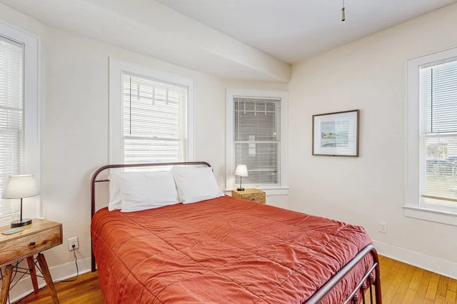 Bedroom 2 image 1