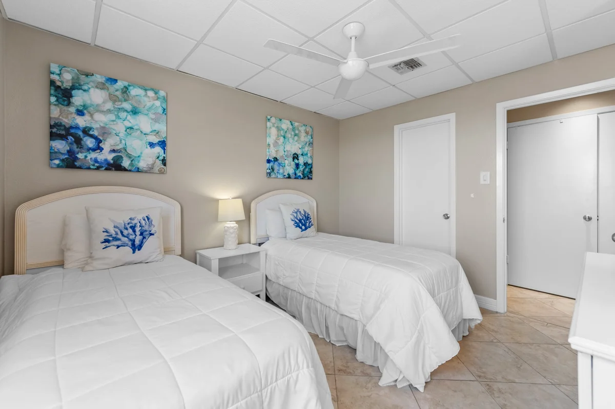 Bedroom 1 image 1