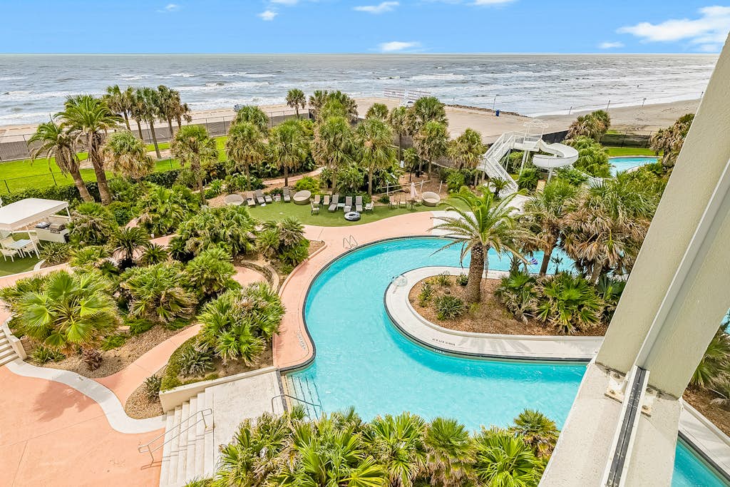 Condo in Galveston property photo 3