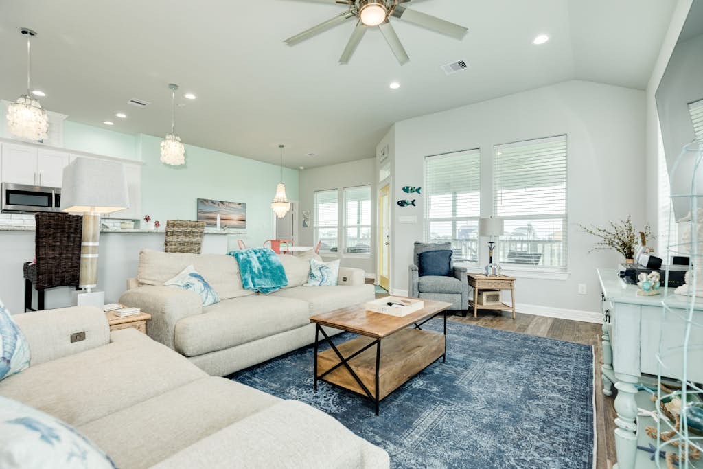 Crystal Blue - Gulf Views, Blocks to the Beach property photo 3