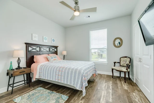 Bedroom 1 image 1