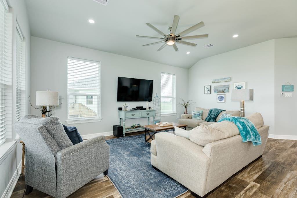 Crystal Blue - Gulf Views, Blocks to the Beach property photo 4
