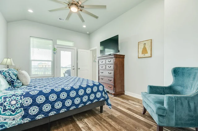Bedroom 3 image 1