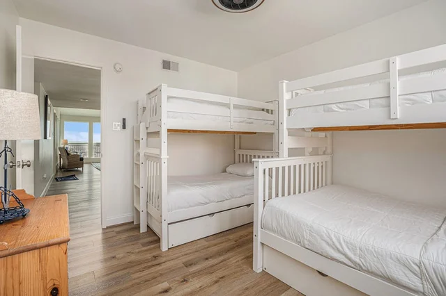 Bedroom 3 image 1