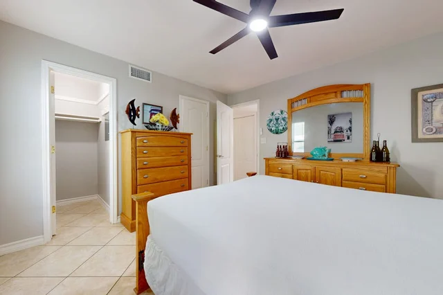 Bedroom 1 image 1
