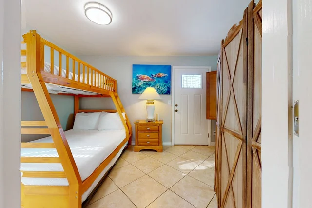 Bedroom 3 image 1
