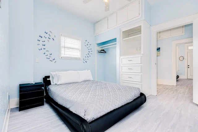 Bedroom 2 image 1