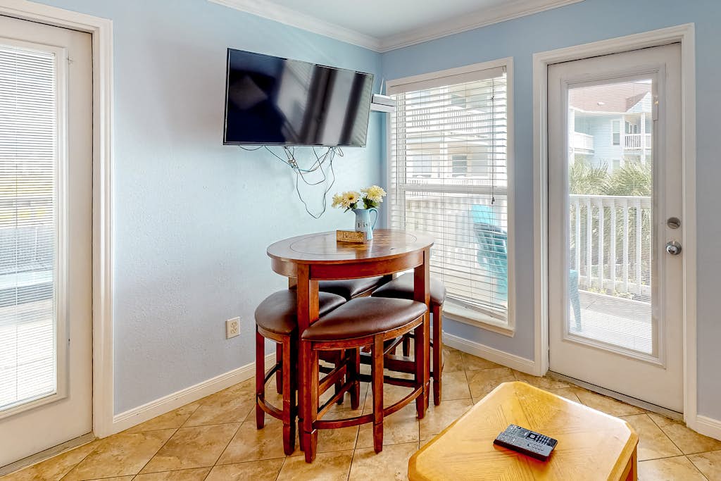 Apartment in Galveston property photo 4
