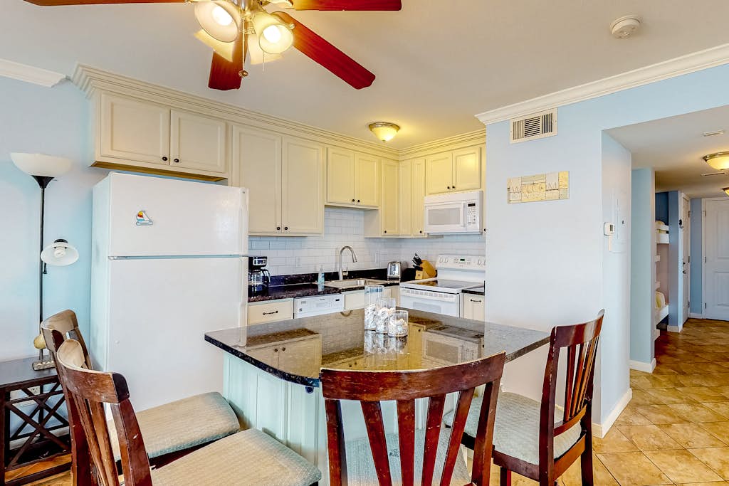 Apartment in Galveston property photo 5