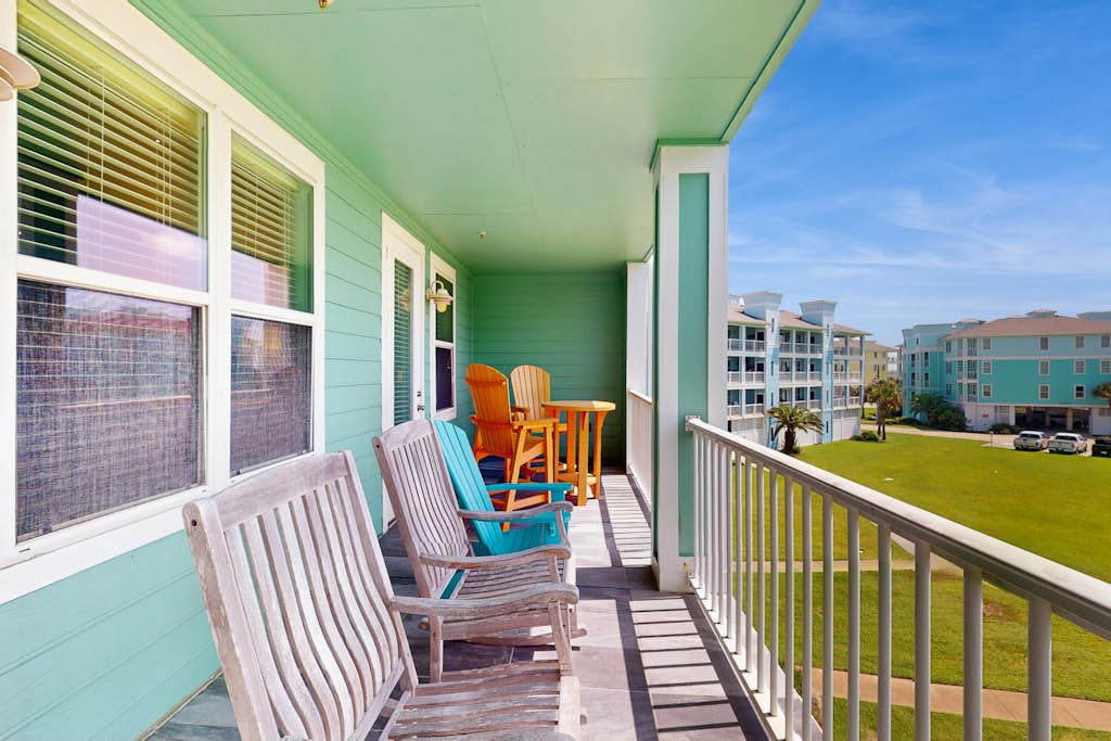 Condo in Galveston property photo 2