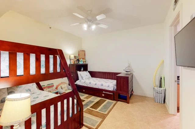 Bedroom 1 image 1
