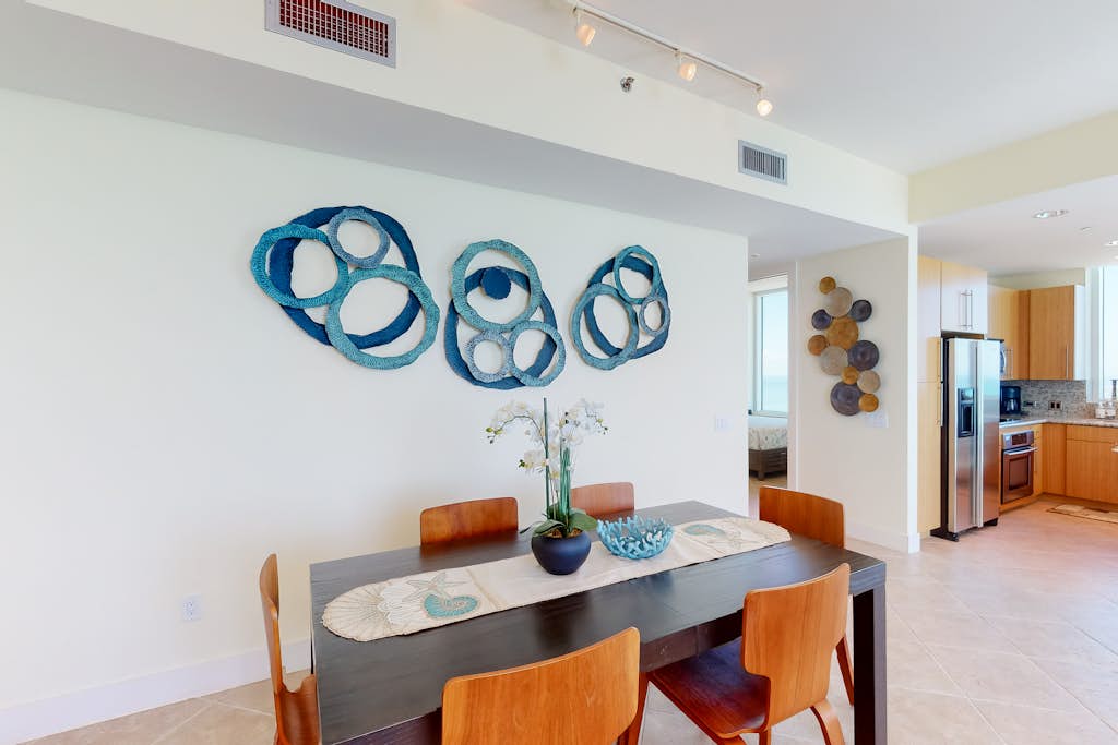 Sapphire Condominiums #2701 property photo 4