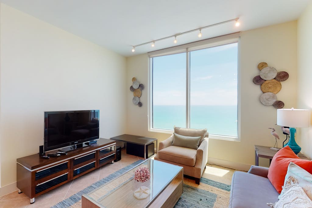 Sapphire Condominiums #2701 property photo 2