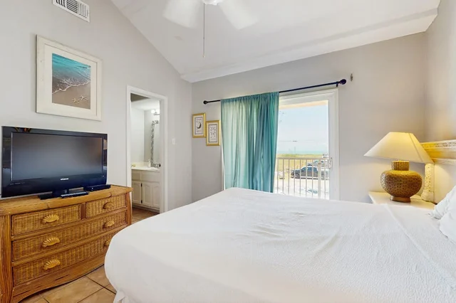 Bedroom 1 image 1