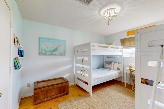 Bedroom 1 image 1
