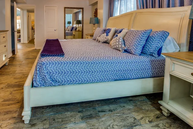 Bedroom 1 image 1