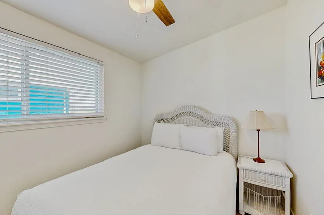 Bedroom 1 image 1