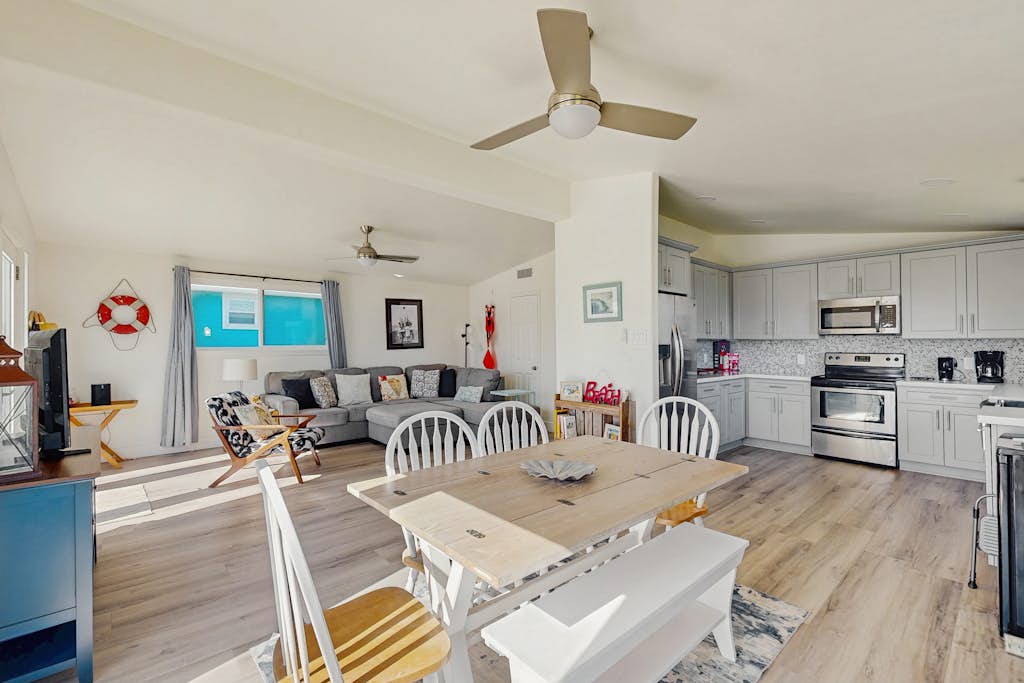 Home in Galveston property photo 5