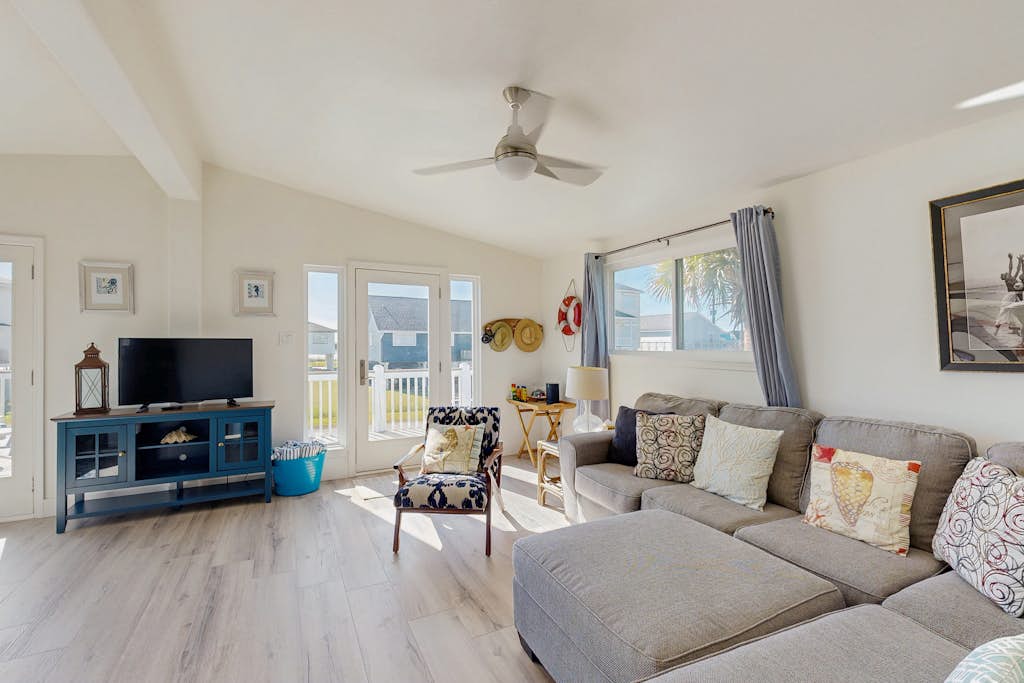 Home in Galveston property photo 3