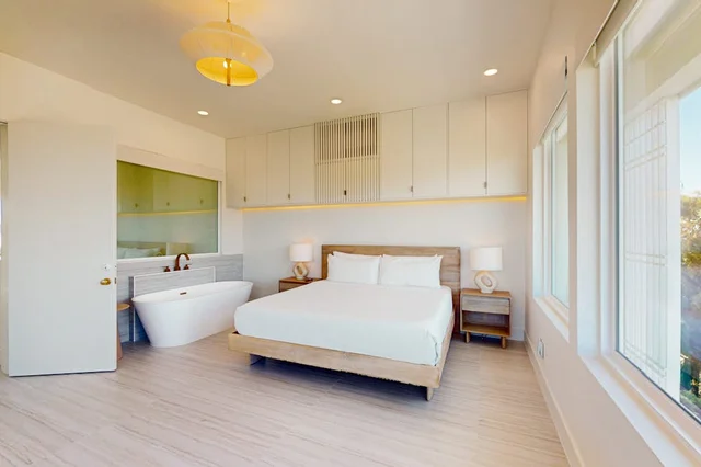 Bedroom 1 image 1